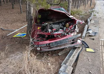 Kaza yapan alkollü sürücü aracını bırakıp gitti