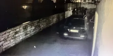 Hırsızlık yapmaya çalışırken polise suçüstü yakalandılar