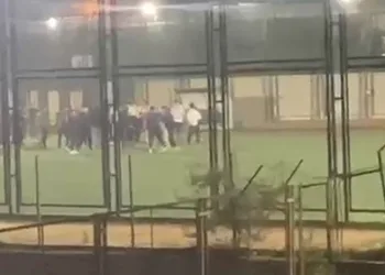 Bursa’da halı saha boks ringine döndü