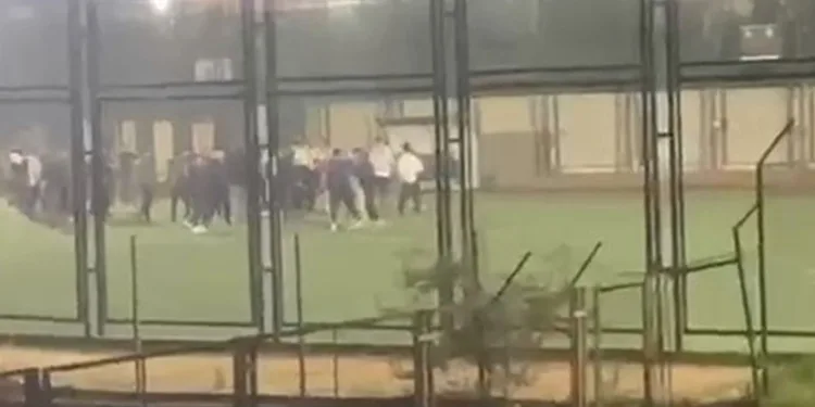 Bursa’da halı saha boks ringine döndü