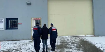 Yozgat’ta 14 firari hükümlü yakalanarak cezaevine teslim edildi
