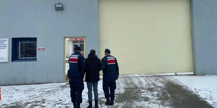 Yozgat’ta 14 firari hükümlü yakalanarak cezaevine teslim edildi