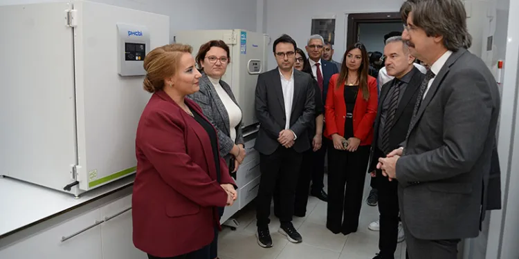 Akademisyenlerden akciğer kanserine yönelik özel proje