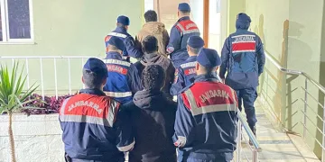 Antalya’da aranan 3 şahıs yakalandı