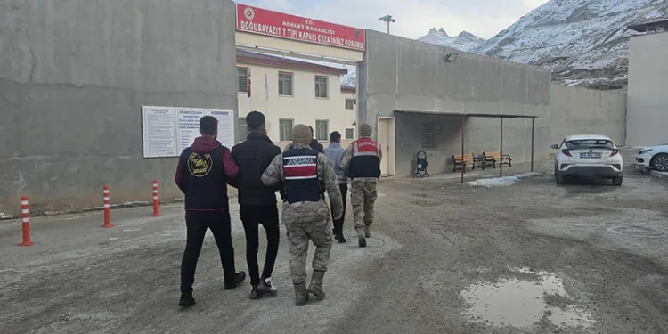 Ağrı’da 3 firari yakalandı