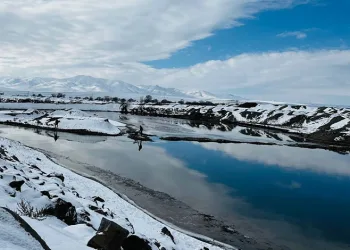 Murat Nehri’nin yüzeyi buz tuttu