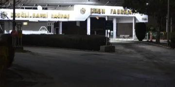 Tanker kabininden düşen sürücü öldü