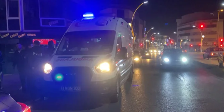 İki grup arasında bıçaklı kavga: 3 yaralı