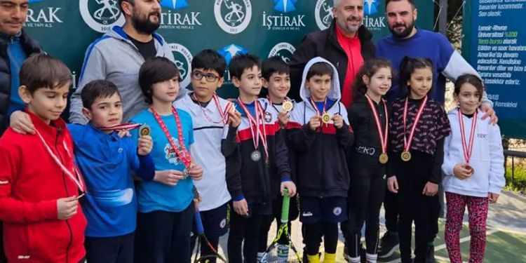 Kortlarda Osmangazi Rüzgârı Esti