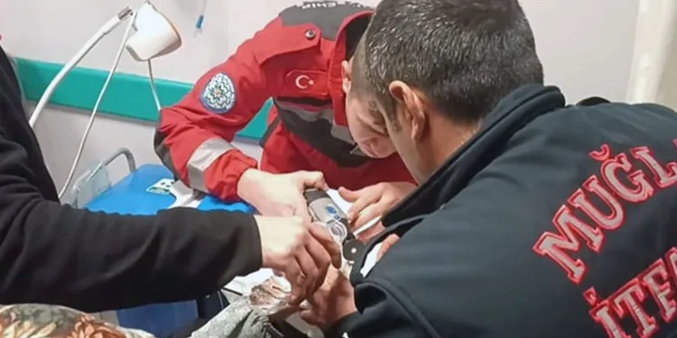 Muğla İtfaiyesinden hastanede ‘Yüzük’ operasyonu