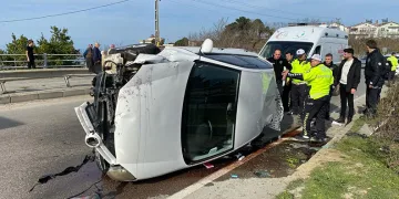 Sinop’ta virajı alamayan otomobil takla attı: 1 yaralı