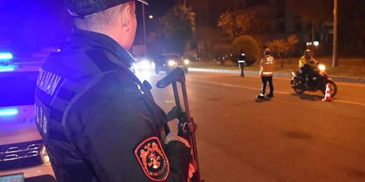 Aranan şahıslara yönelik uygulama yapıldı