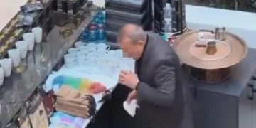 Tükürükle fincan temizleyen işletmeci serbest bırakıldı