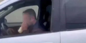 Direksiyon başında uyuşturucu madde çekti
