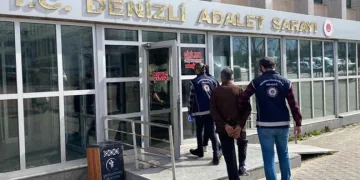 2 insan taciri para aldıkları göçmenlerle birlikte yakalandı