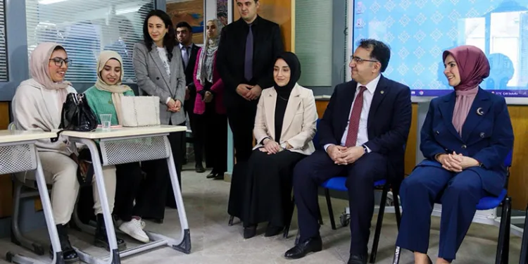 Bakan Göktaş, Kahire Yunus Emre Enstitüsünü ziyaret etti