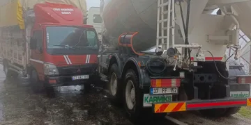 Yoğun sis kazayı beraberinde getirdi