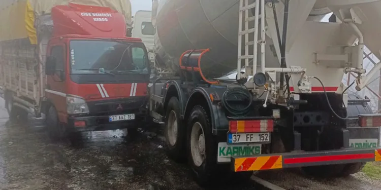 Yoğun sis kazayı beraberinde getirdi