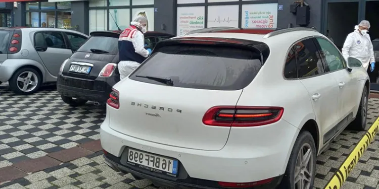 Bursa’da çalışır vaziyetteki araçta ölü bulundu