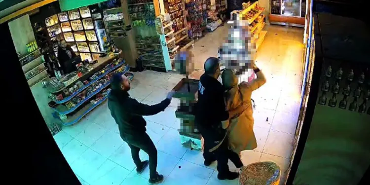 Bungalov anlaşmazlığı dükkan bastırdı