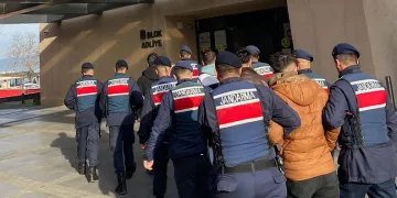 Çanakkale’de kablo hırsızlığı şüphelileri yakalandı