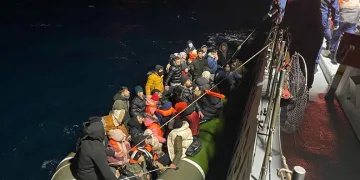 Ayvacık açıklarında 49 kaçak göçmen kurtarıldı