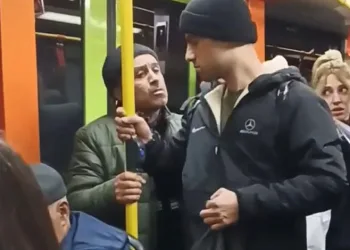 Bursa metrosunda müzik tartışması