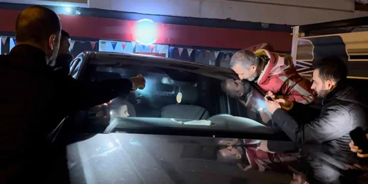 Araçta kilitli kalan çocuk çilingir yardımıyla kurtarıldı