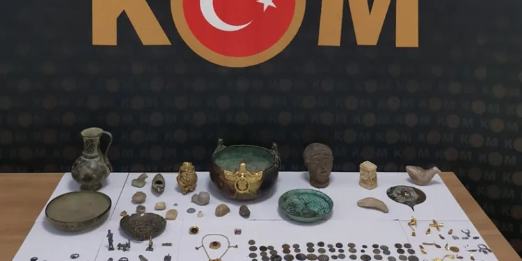 Erzurum’da tarihi eser operasyonu: 182 adet tarihi eser ele geçirildi