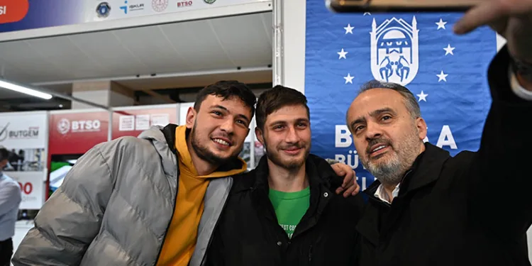 Bursa’da iş arayan ve iş verenler buluşuyor