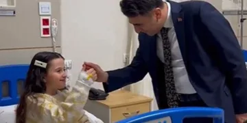 Tedavi gören minik kız çocuğuna sürpriz