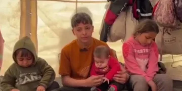13 yaşındaki çocuk 6 kardeşiyle hayatta kalmaya çalışıyor