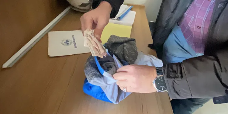 Dilencinin paraları sakladığı yer ekipleri hayrete düşürdü
