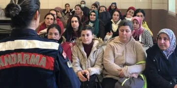Sökeli kadınlar jandarma tarafından bilgilendirildi