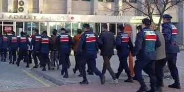 Pansiyondan 43 kaçak göçmen çıktı