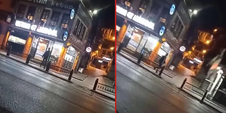 Bursa’da husumetlisinin iş yerine kurşun sıktı