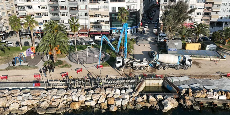 Gemlik’te kıyı koruma çalışmaları hızla sürüyor