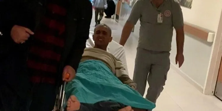 Yol kenarında tuvaletini yapan adam silahla yaralandı