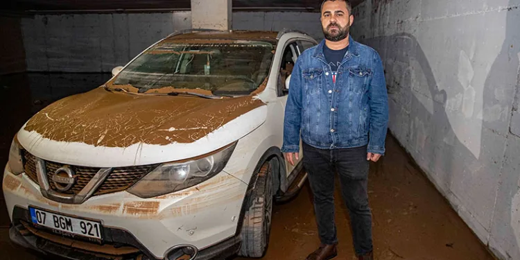 Su dolu otoparka inen vatandaş gördüğü manzaraya inanamadı