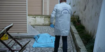 Miras davası gününde apartmandan düşerek hayatını kaybetti