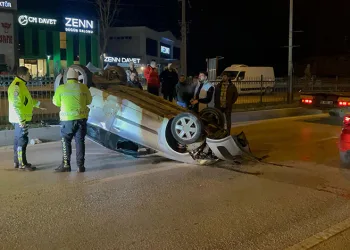 Bursa’da otomobil takla attı, sürücü yaralandı