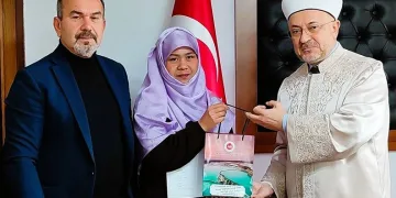 Denizli’de iki yabancı Müslüman oldu