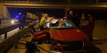 Otomobil TIR’a çarptı: 1 ölü 3 yaralı