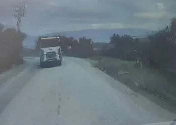 Otobüs şoförünün manevrası faciayı önledi