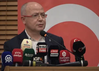 “Siyaset partimizde çözüm bulma sanatıdır”