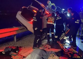 Mezarlık ziyaretinden dönerken kaza: 2 ölü 1 yaralı