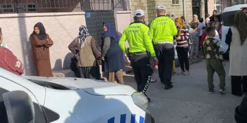 9 yaşındaki çocuk amcasını silahla öldürdü