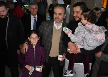 Bursa’da camilerde kandil coşkusu