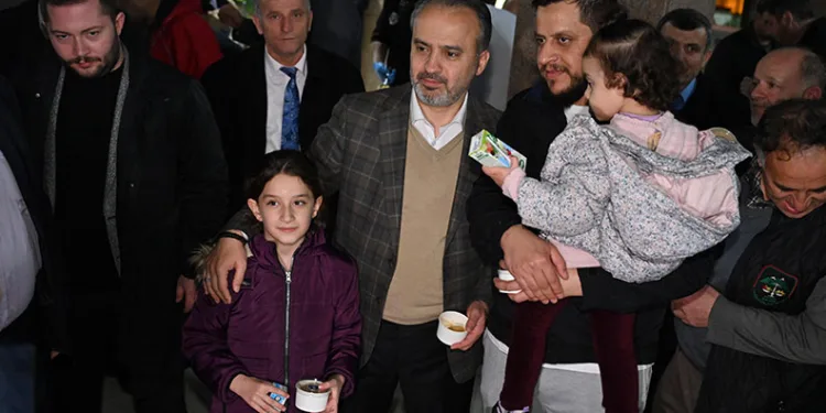 Bursa’da camilerde kandil coşkusu