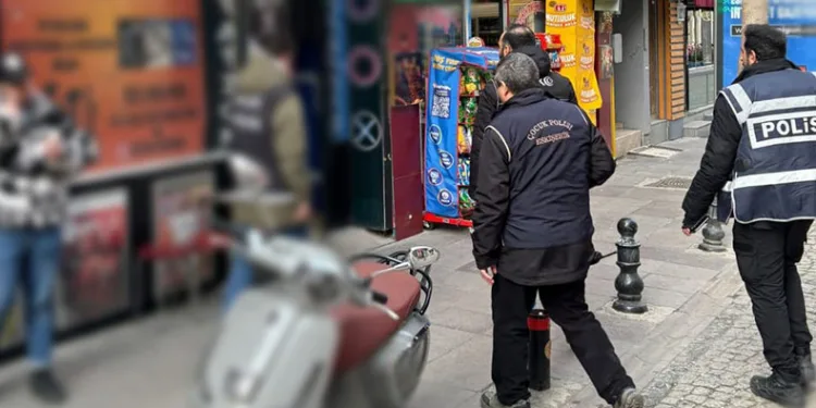 Polis ekiplerinden okul çevrelerinde denetim
